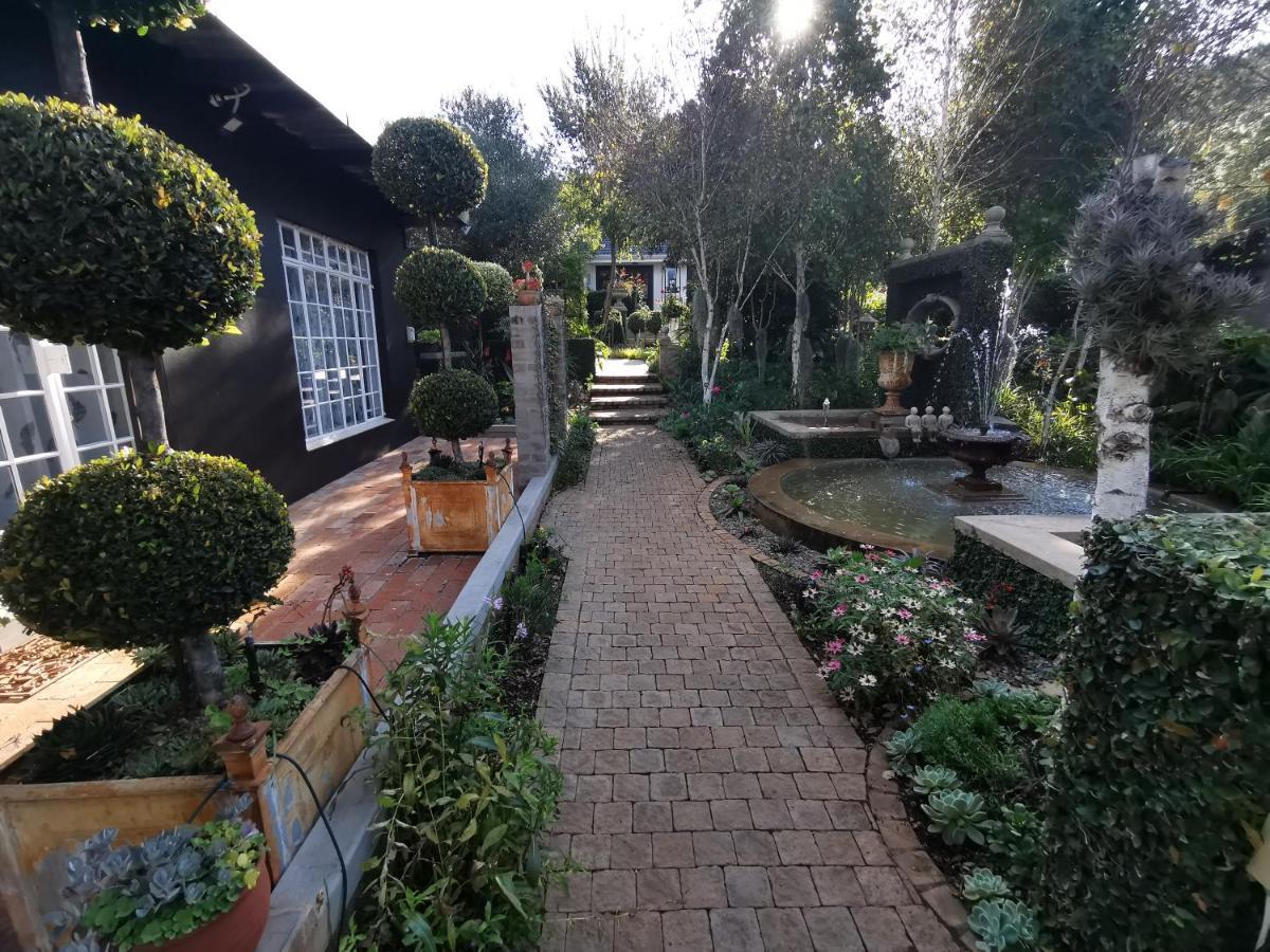 At 98 On Lynburn Guest House Претория Екстериор снимка