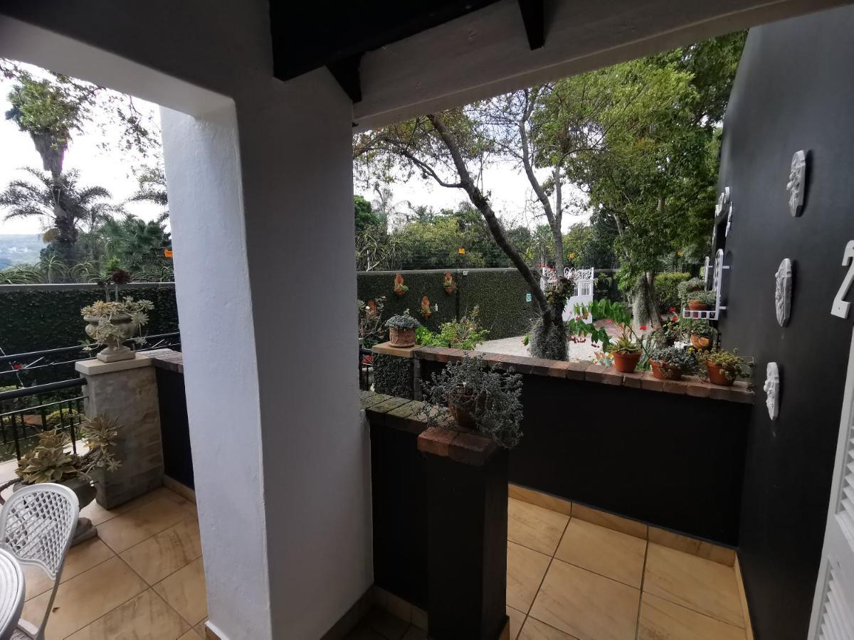 At 98 On Lynburn Guest House Претория Екстериор снимка