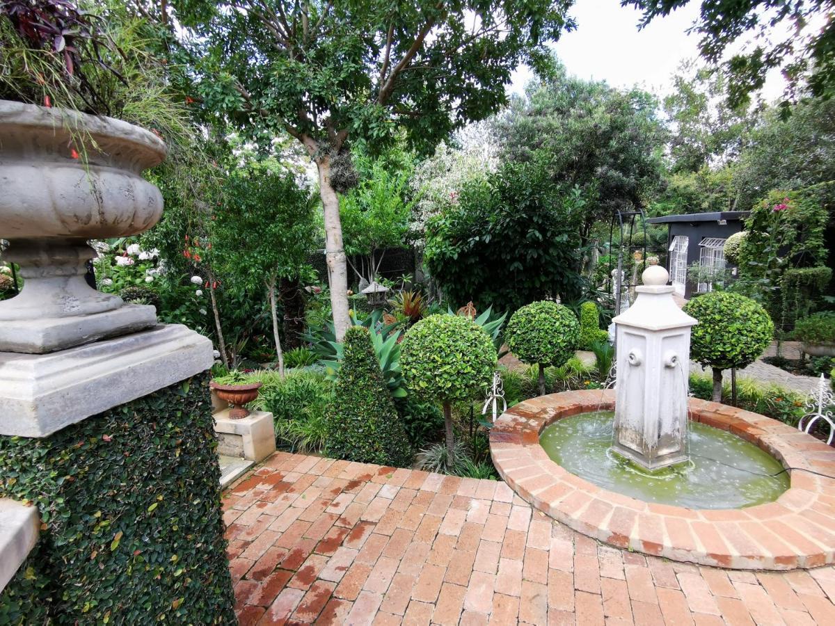 At 98 On Lynburn Guest House Претория Екстериор снимка