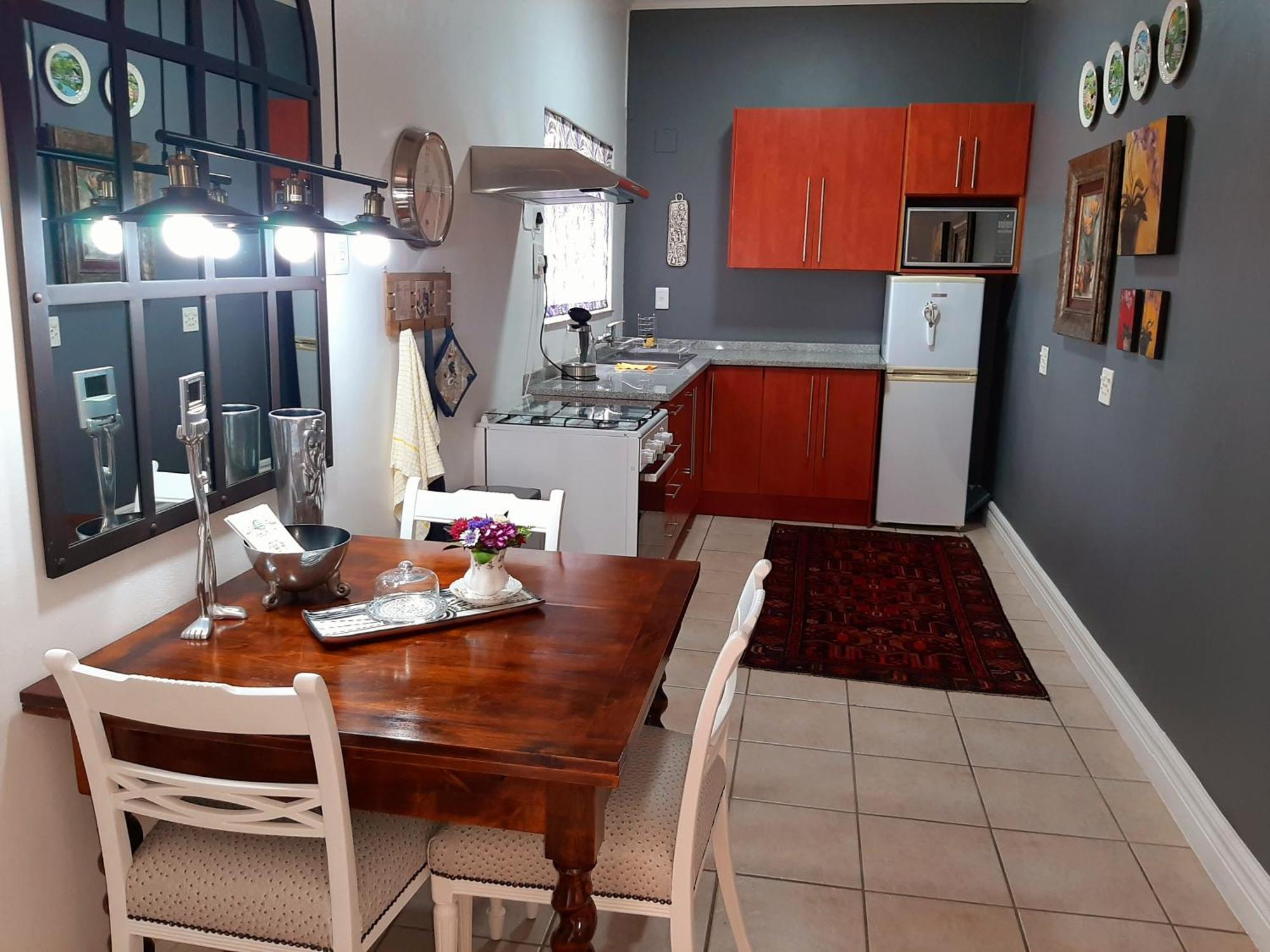 At 98 On Lynburn Guest House Претория Стая снимка